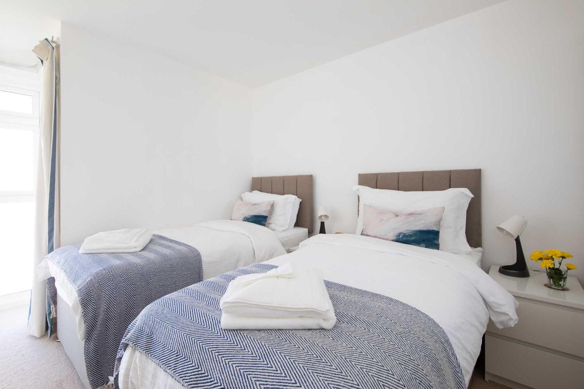High-End Beachfront Getaway Sea View King Bed East Wittering Exteriör bild