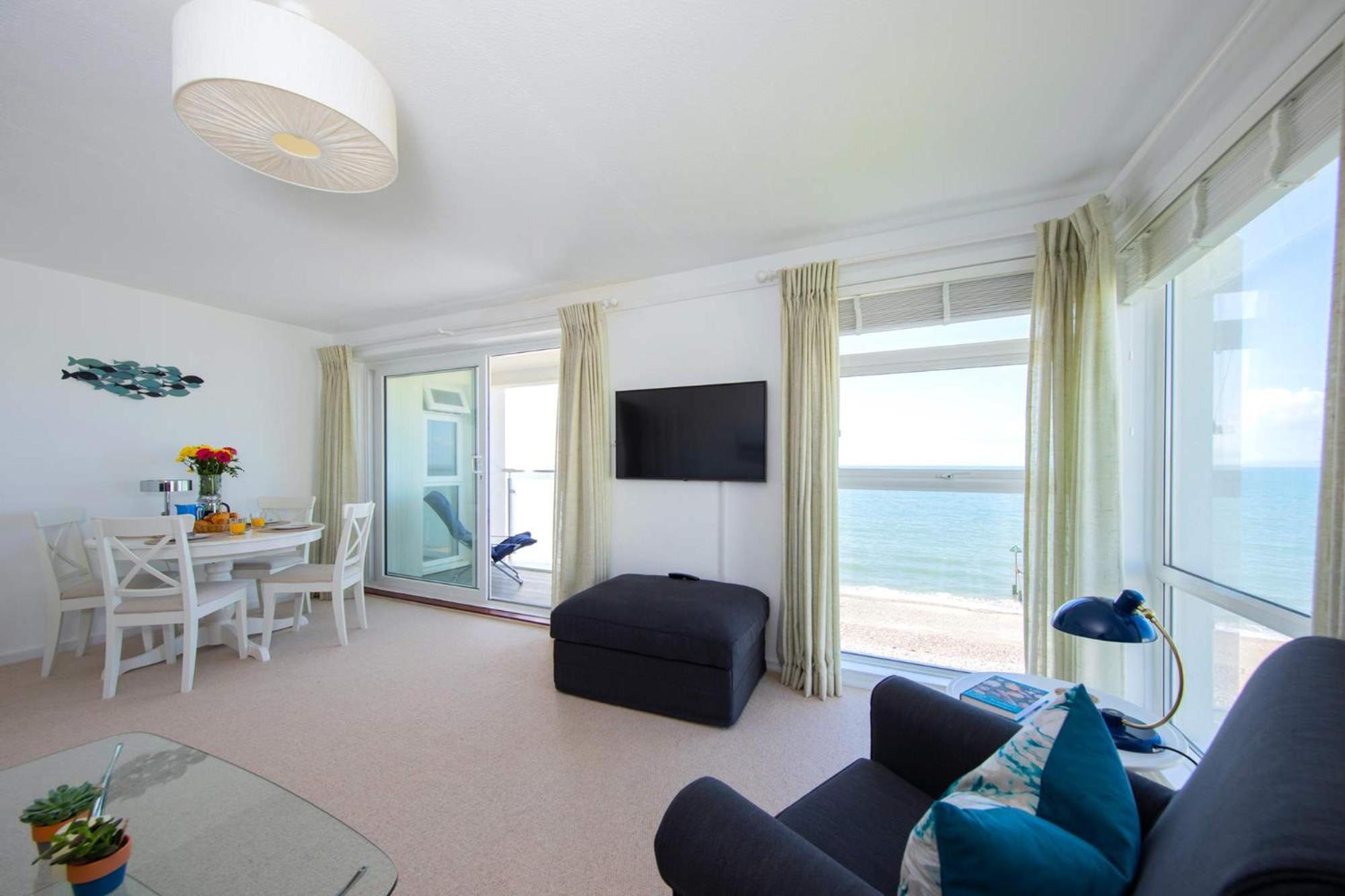 High-End Beachfront Getaway Sea View King Bed East Wittering Exteriör bild