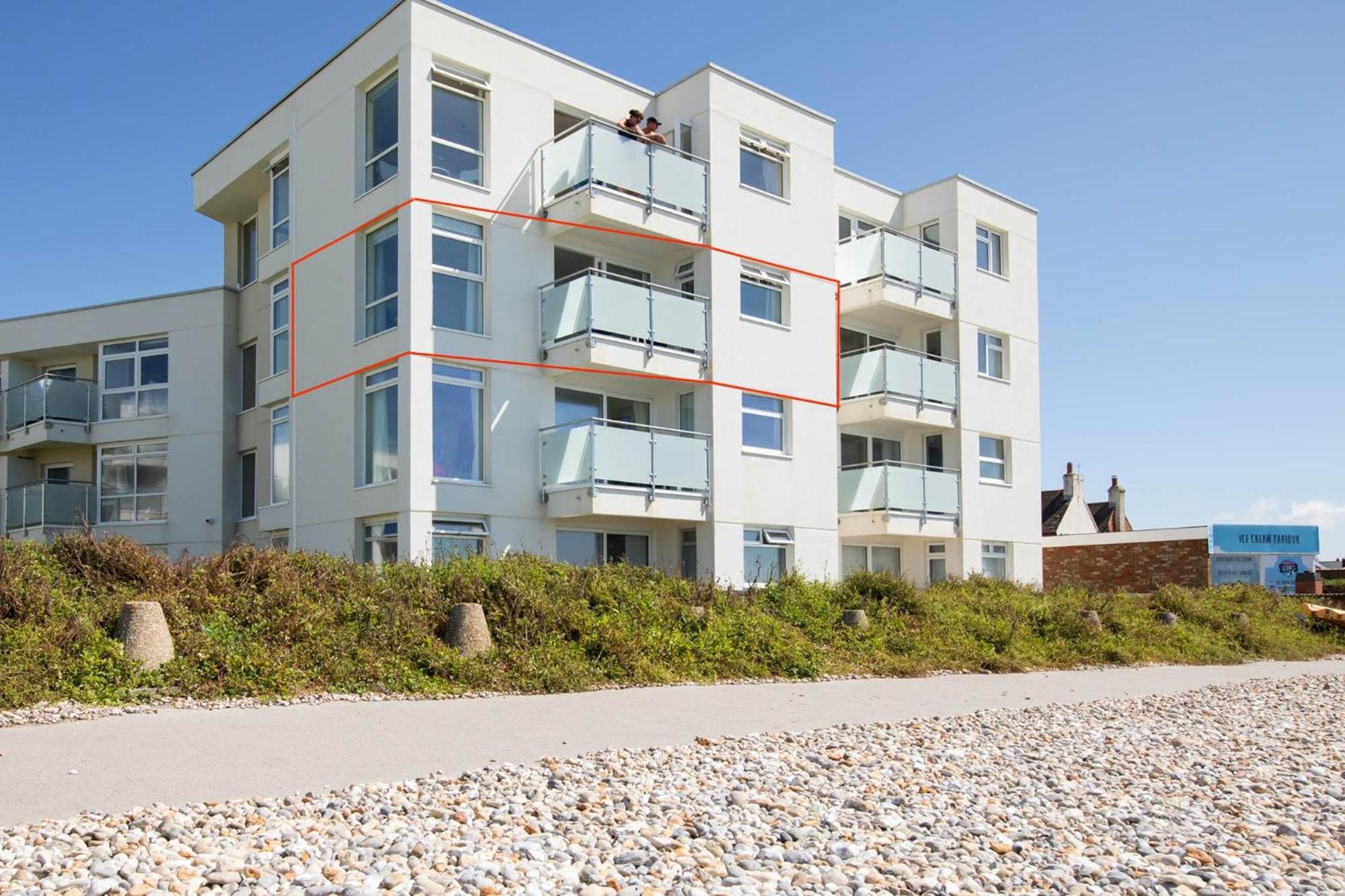 High-End Beachfront Getaway Sea View King Bed East Wittering Exteriör bild