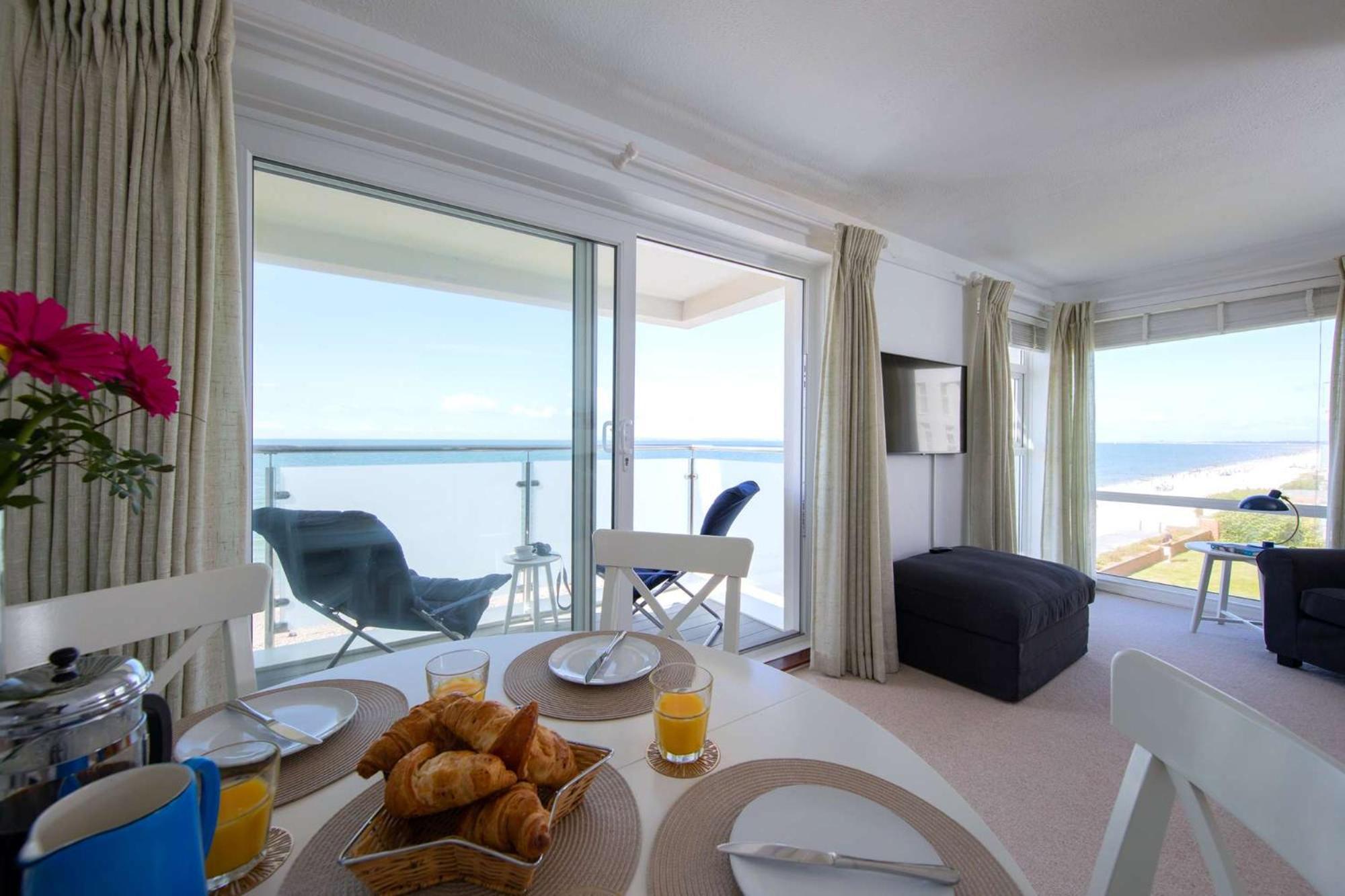 High-End Beachfront Getaway Sea View King Bed East Wittering Exteriör bild