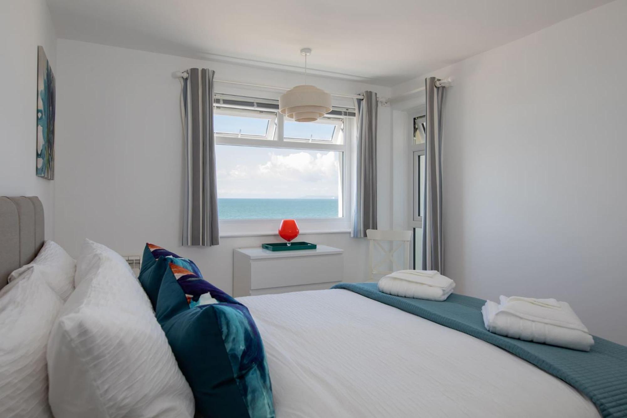 High-End Beachfront Getaway Sea View King Bed East Wittering Exteriör bild